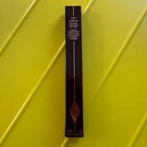 Charlotte Tilbury Lip Cheat in Hollywood Honey